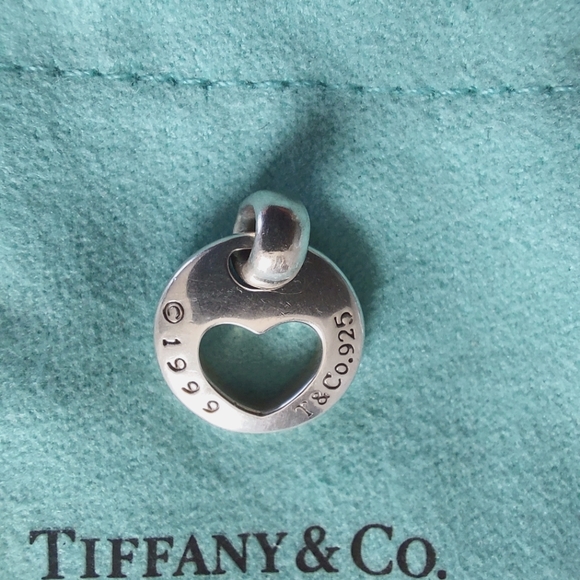 Elsa Peretti Sterling Silver Cut Out Heart Charm - Picture 3 of 4
